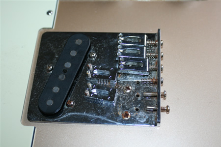 Fender Telecaster attīrīšana no rūsas